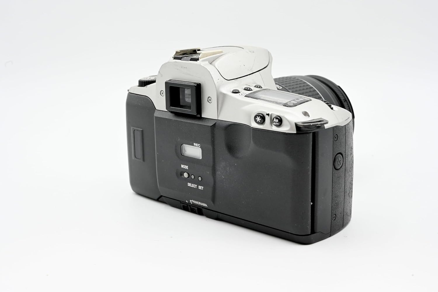 Canon EOS Kiss III (AKA EOS Rebel 2000 in USA/Canada) Auto Focus SLR Film Camera with Canon 28-80mm EF Lens (Renewed)