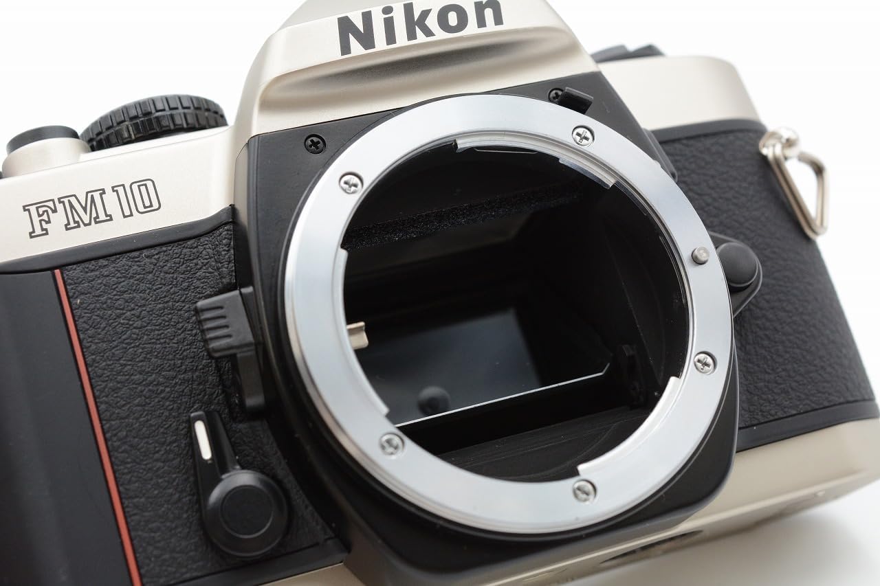 Nikon FM10 Digital SLR Camera Kit with Housing and AI Lens 35-70 mm F/3.5-4.8 Silver
