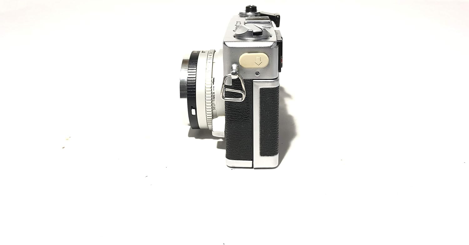 Canon Canonet QL17 GIII 35MM Rangefinder Film camera with Auto shutter and speed settings as well as manual mode. (Renewed)