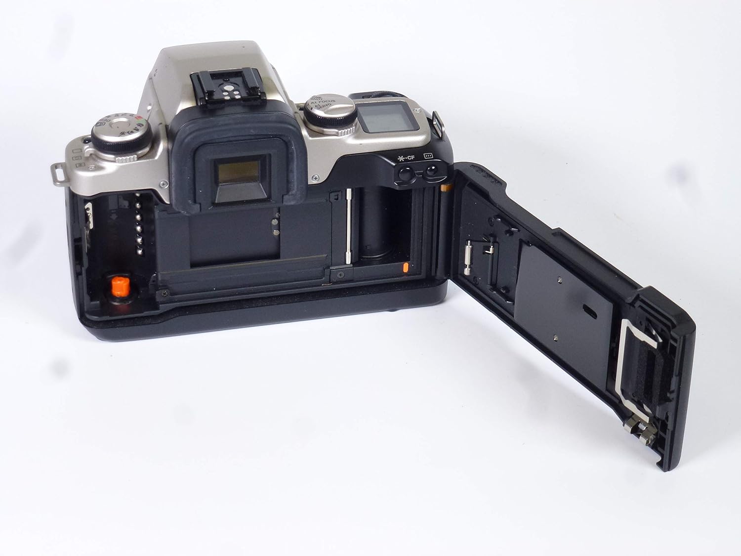 Canon EOS Elan II 35mm SLR Film Camera (Body Only) Takes EF AF Mount Lenses. Built in flash. (Renewed)