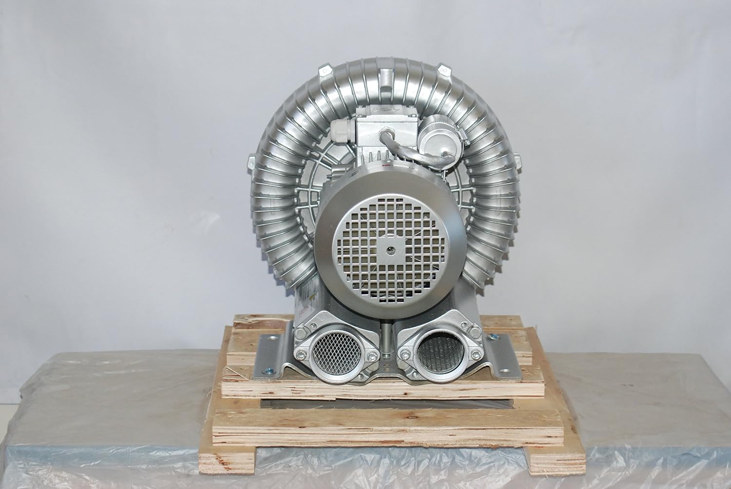 2.3 Hp Regenerative Blower 220V-240V/1Phase,182CFM, 76'H2O press. Goorui-USA GHBH 002 12 1R6