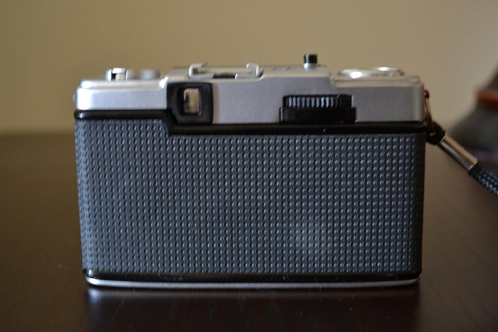 Olympus Pen EE-3 Half Frame 35mm Camera With 28mm F/3.5 Lens
