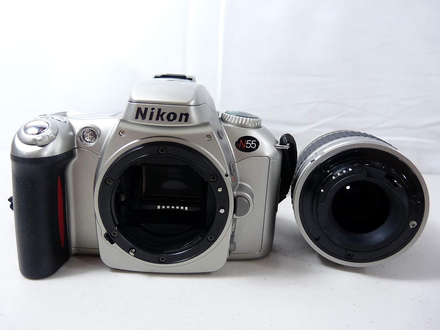 Nikon N55 35mm SLR Film Camera with AF Zoom Lens. Custom Iso, Shutter and Aperture settings. Included Lens. (Renewed)