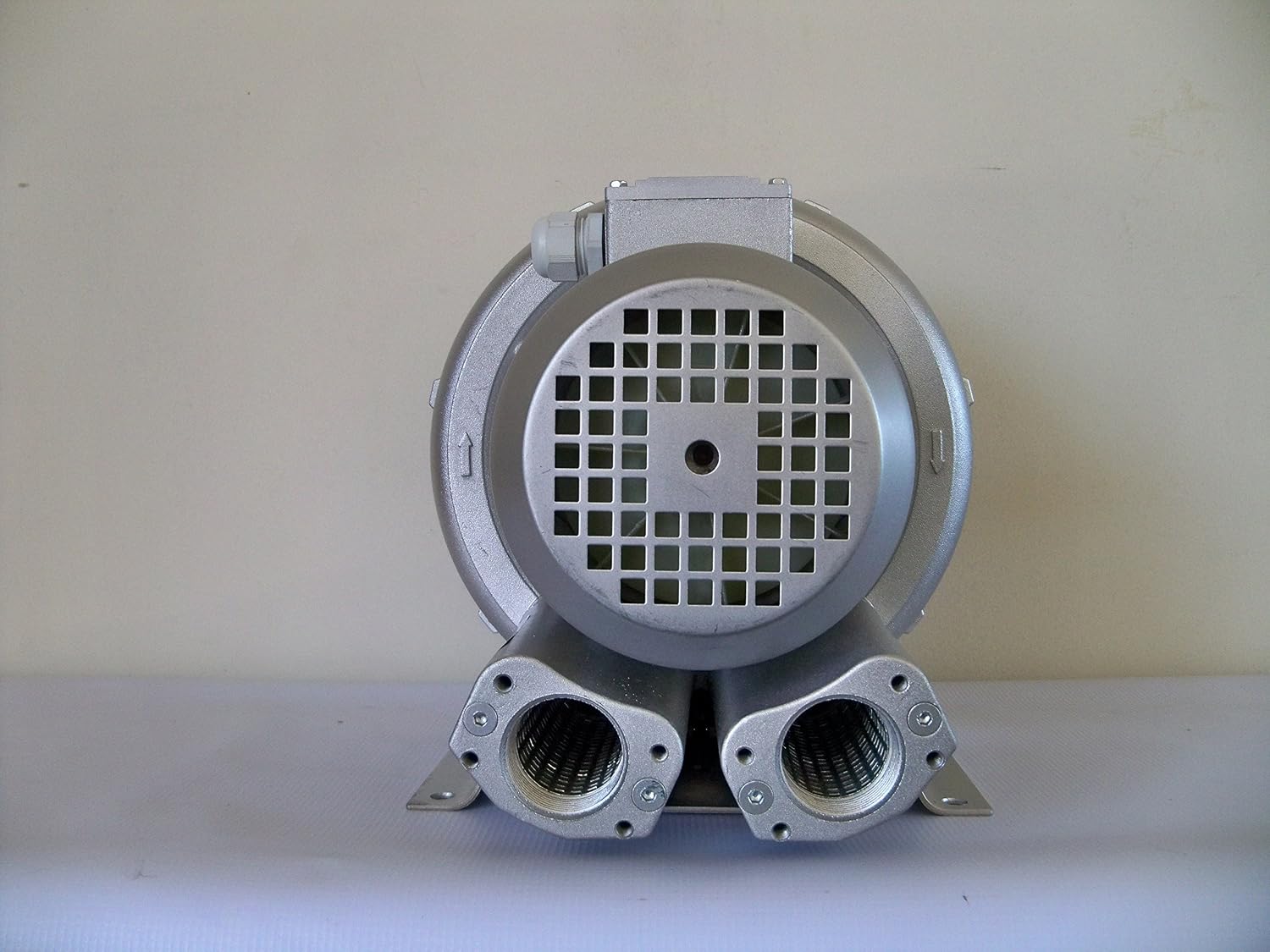 1.1 Hp Regenerative Blower 220V-480V/3Ph, 70 Cfm, 56'H2O max Press, Goorui-USA GHBH 001 34 1R3