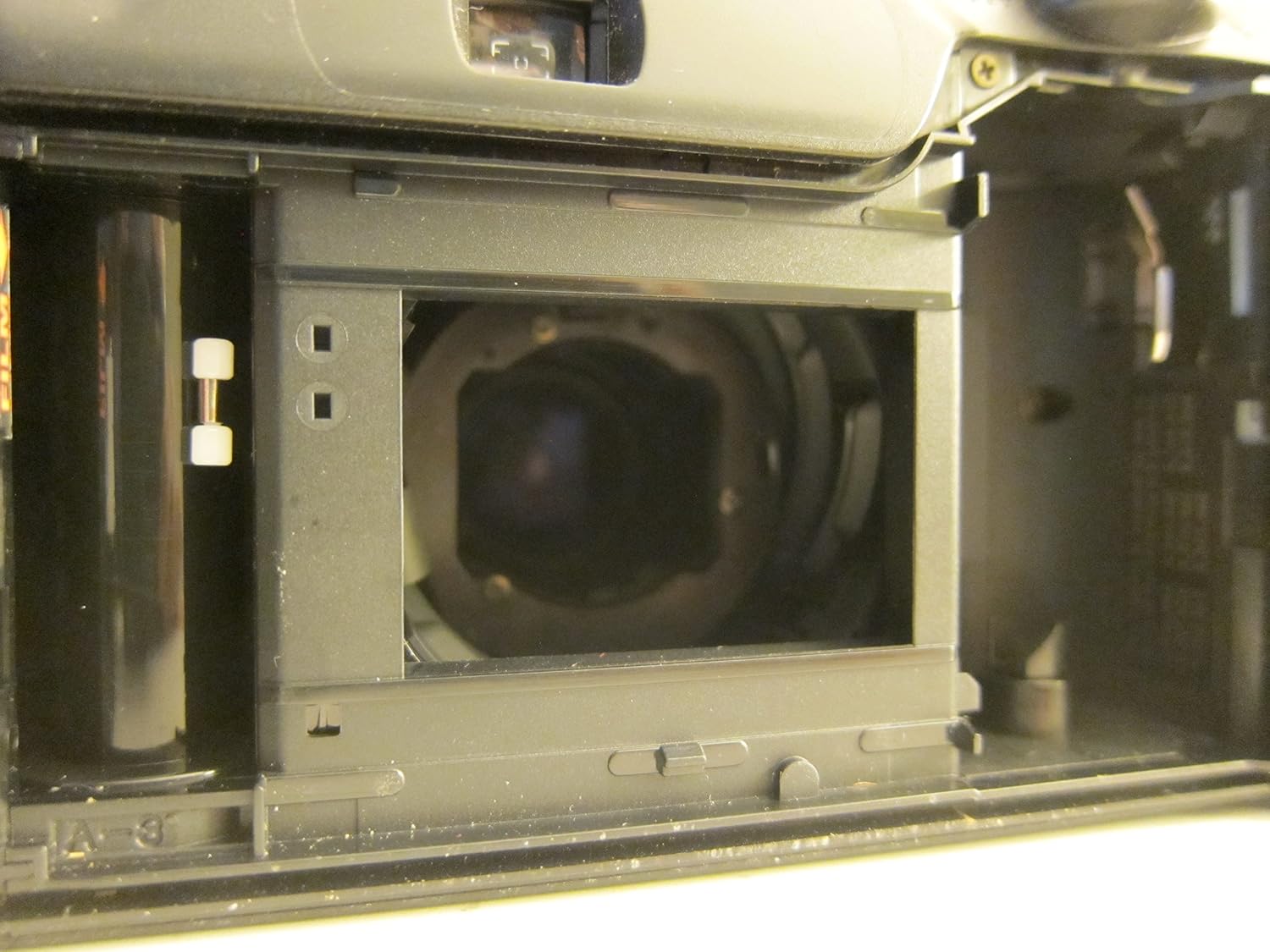 Pentax IQ Zoom EZY-R 35mm Zoom Camera
