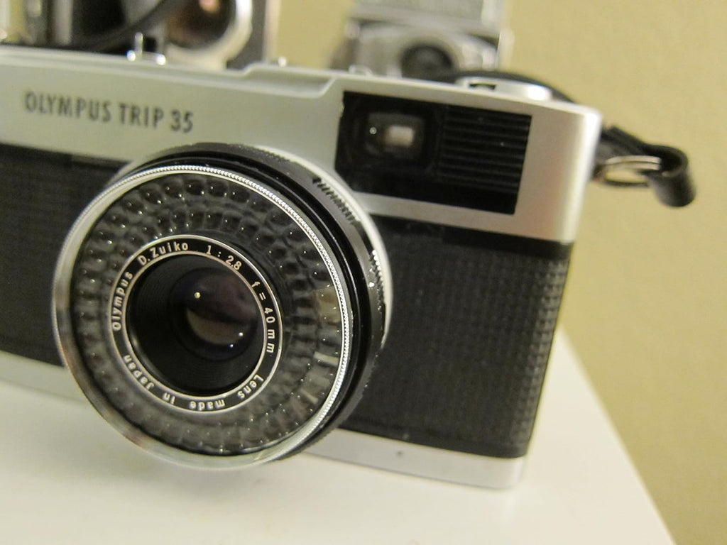 OLYMPUS Trip 35mm Film Point & Shoot Camera Half Frame (Renewed)