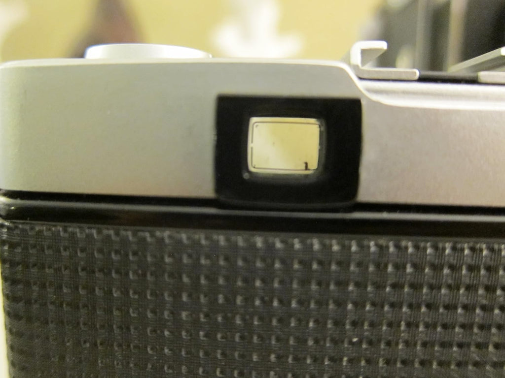OLYMPUS Trip 35mm Film Point & Shoot Camera Half Frame (Renewed)