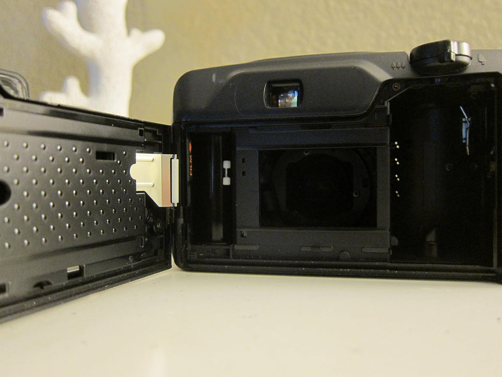 Pentax IQ Zoom EZY-R 35mm Zoom Camera